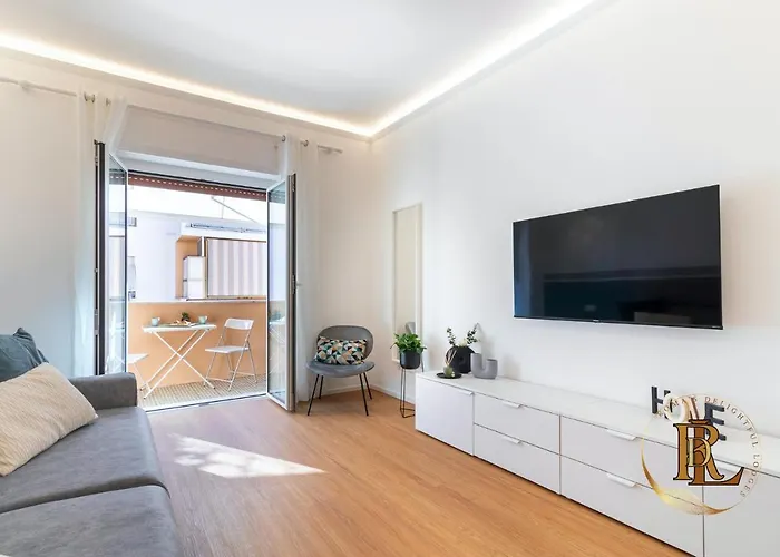 Apartment Silverius - Roma's Delightful *